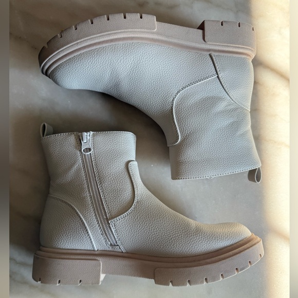 Girls' Priyanka Zipper Booties - art class Ivory size 4 - Picture 3 of 8